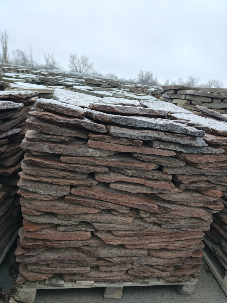 купить красный песчаник галтованный