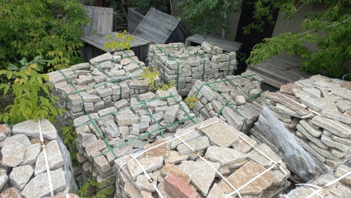 Гранитный плитняк галтованный для мощения купить в Талице