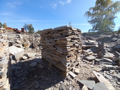 Плитняк златолит серебристый для мощения на бетон купить в Талице