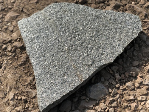 Плитняк златолит Уральский для цоколя, отмостки купить в Талице