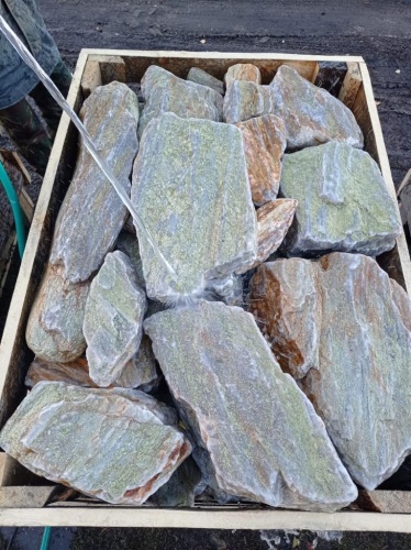 Златолит жёлтый, жёлто-зелёный глыбки и валуны для ланшафтного дизайна купить в Талице