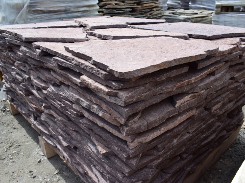 Плитняк лемезит бордовый для облицовки цоколя 20-25 мм  купить в Талице