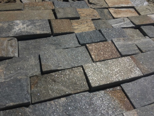 Плитка пилёная златолит Уральский для цоколя, отмостки купить в Талице