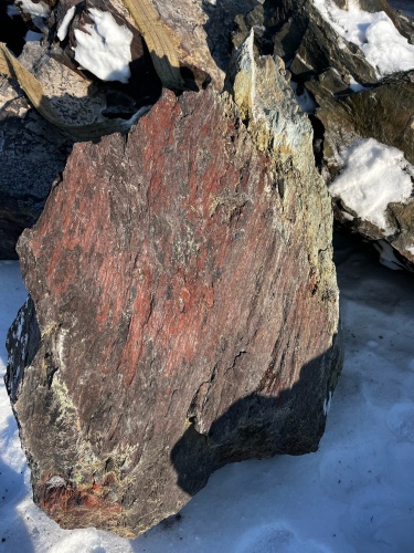 Ландшафтные глыбы красно-фиолетовые 200-1000 килограмм купить в Талице