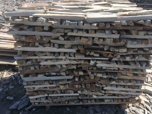 Горбушка златолит золотистый для облицовки купить в Талице