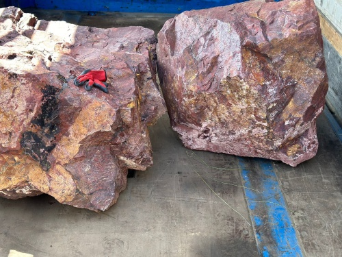 Ландшафтные глыбы красно-фиолетовые 200-1000 килограмм купить в Талице