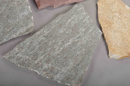 Плитняк златолит Уральский для цоколя, отмостки купить в Талице