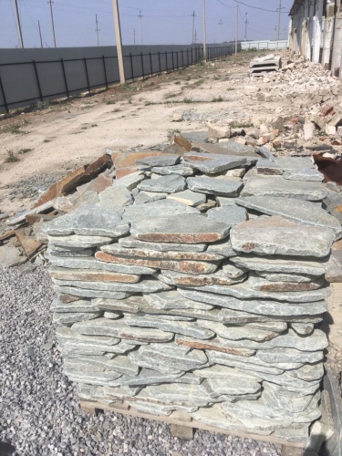 Златолит серебристый галтованный для лестниц купить в Талице