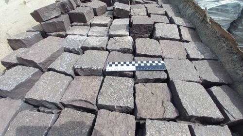 Лемезит колотая брусчатка 10 * 10 см. для парковки купить в Талице